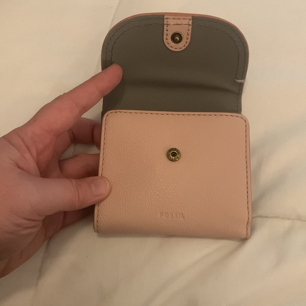 Fossil Cleo Multifunction Wallet - Picture 3 of 5